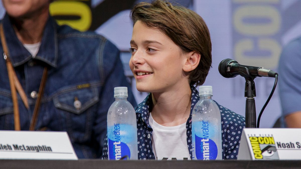 noah schnapp height​